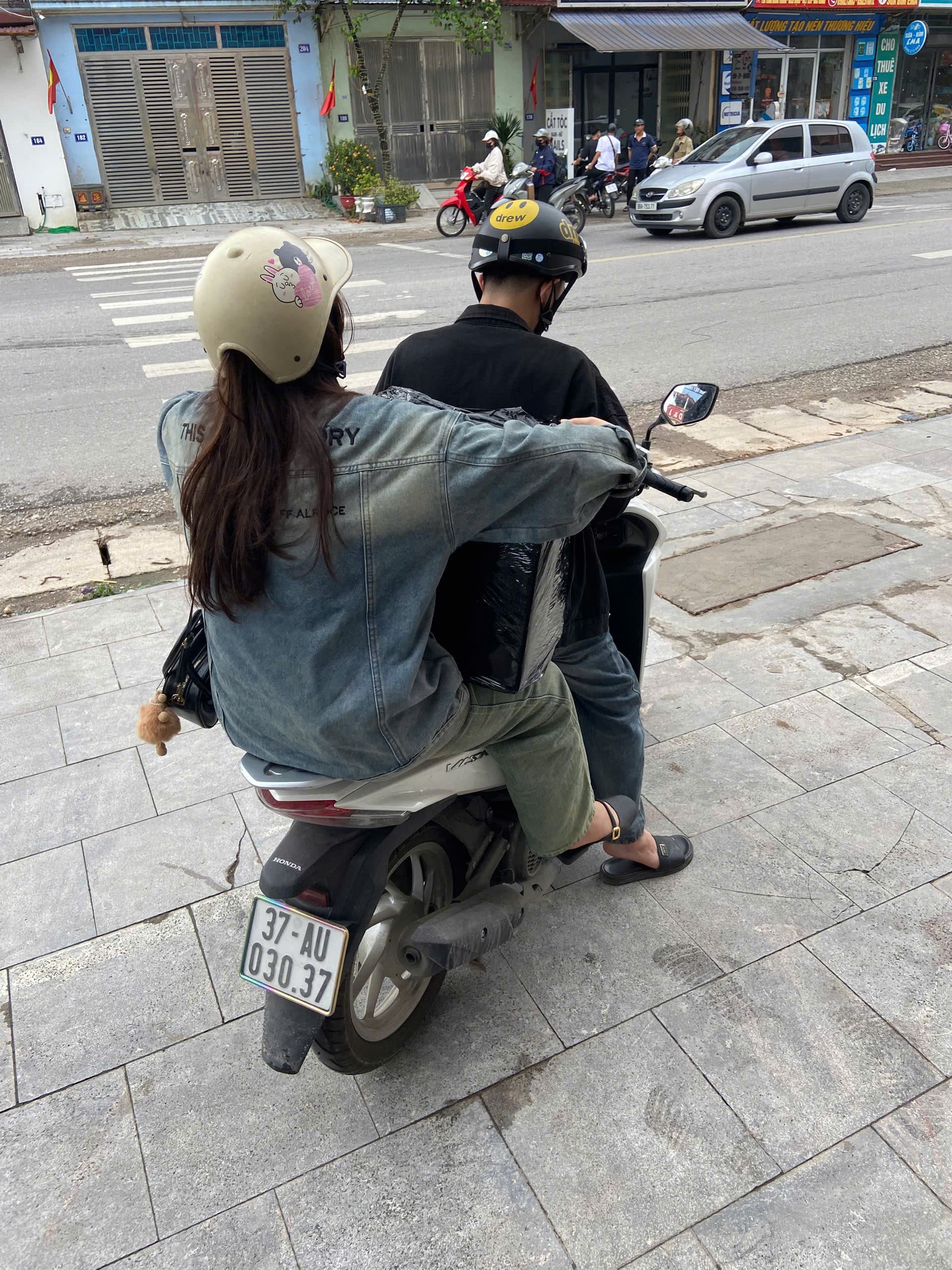 Khách hàng mua hàng tại Him Lam Computer - Hình 2