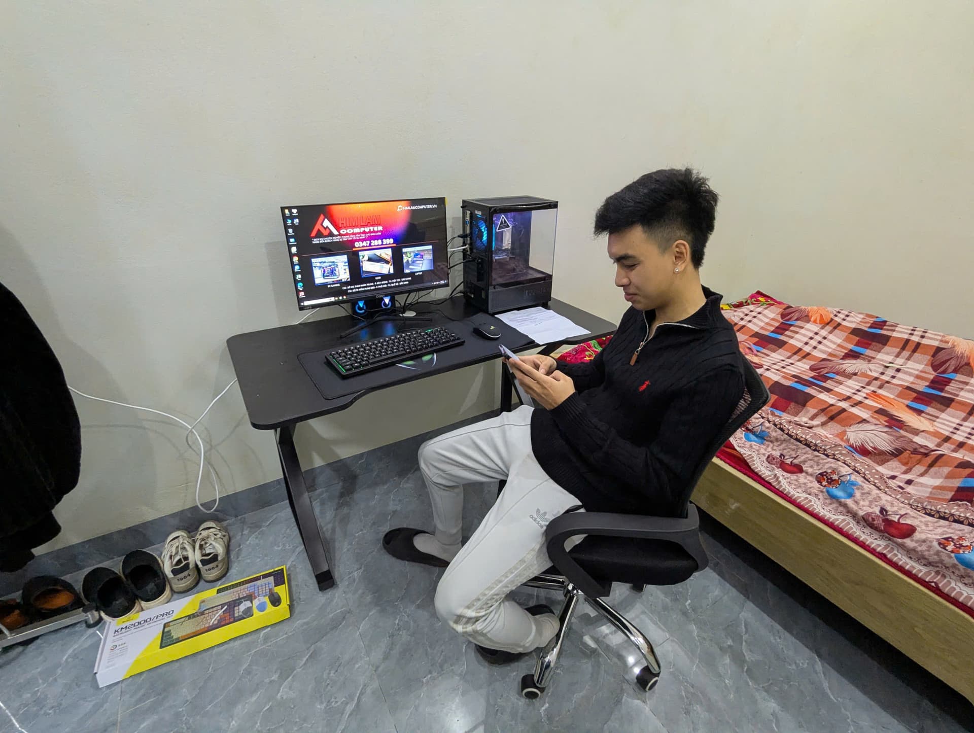 Khách hàng mua hàng tại Him Lam Computer - Hình 4